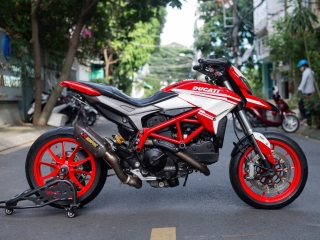 326. Ducati Hypermotard 821 